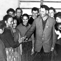 Наслідуючи батька, став «каменярем» у боротьбі